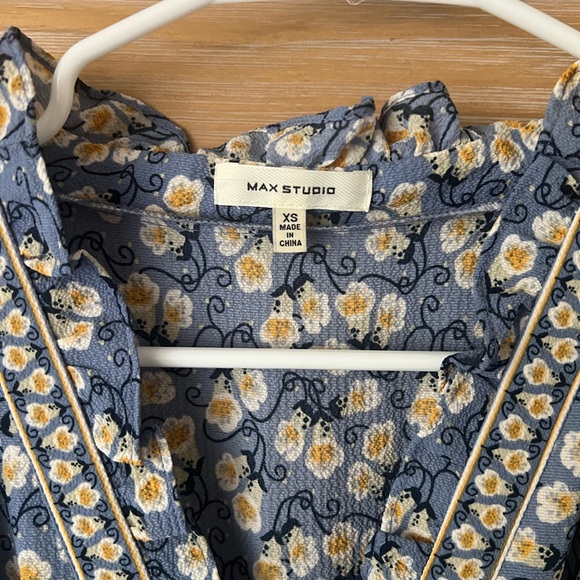 Max Studio Blue Floral V-Neck Smocked Midi Dress - Picture 3 of 3